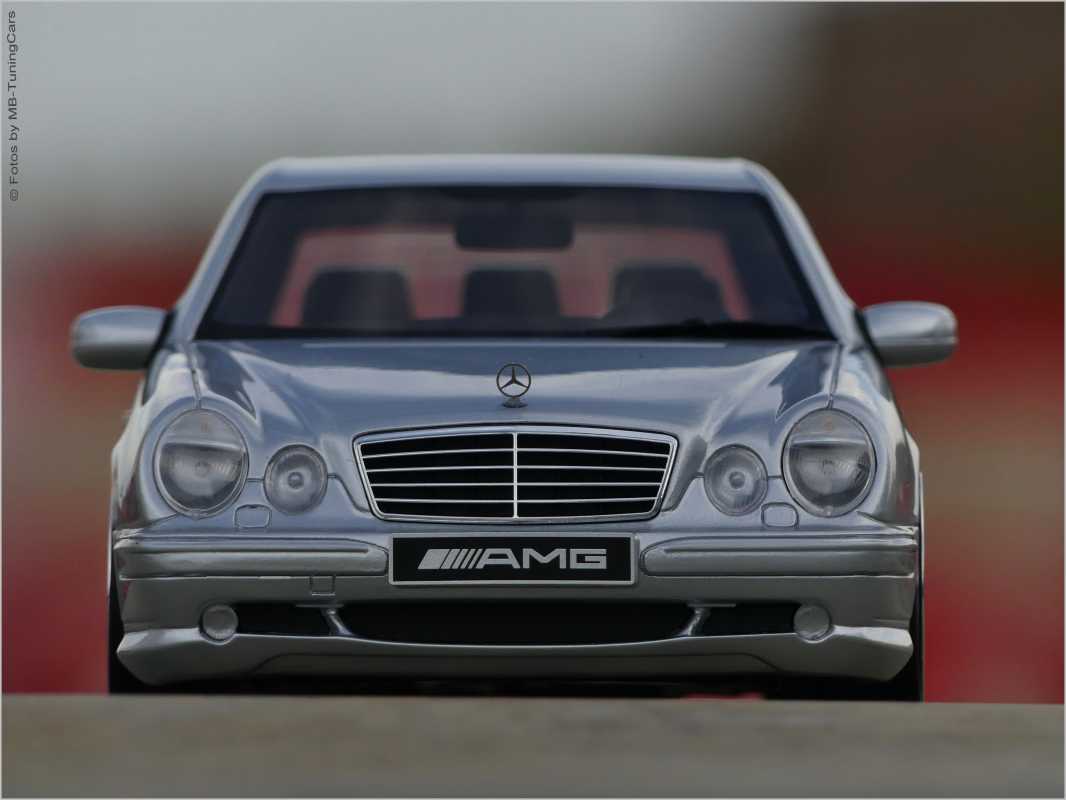 1:18 Mercedes E55 AMG W210 1999 mit 3tlg.AMG Alufelgen inkl. OVP